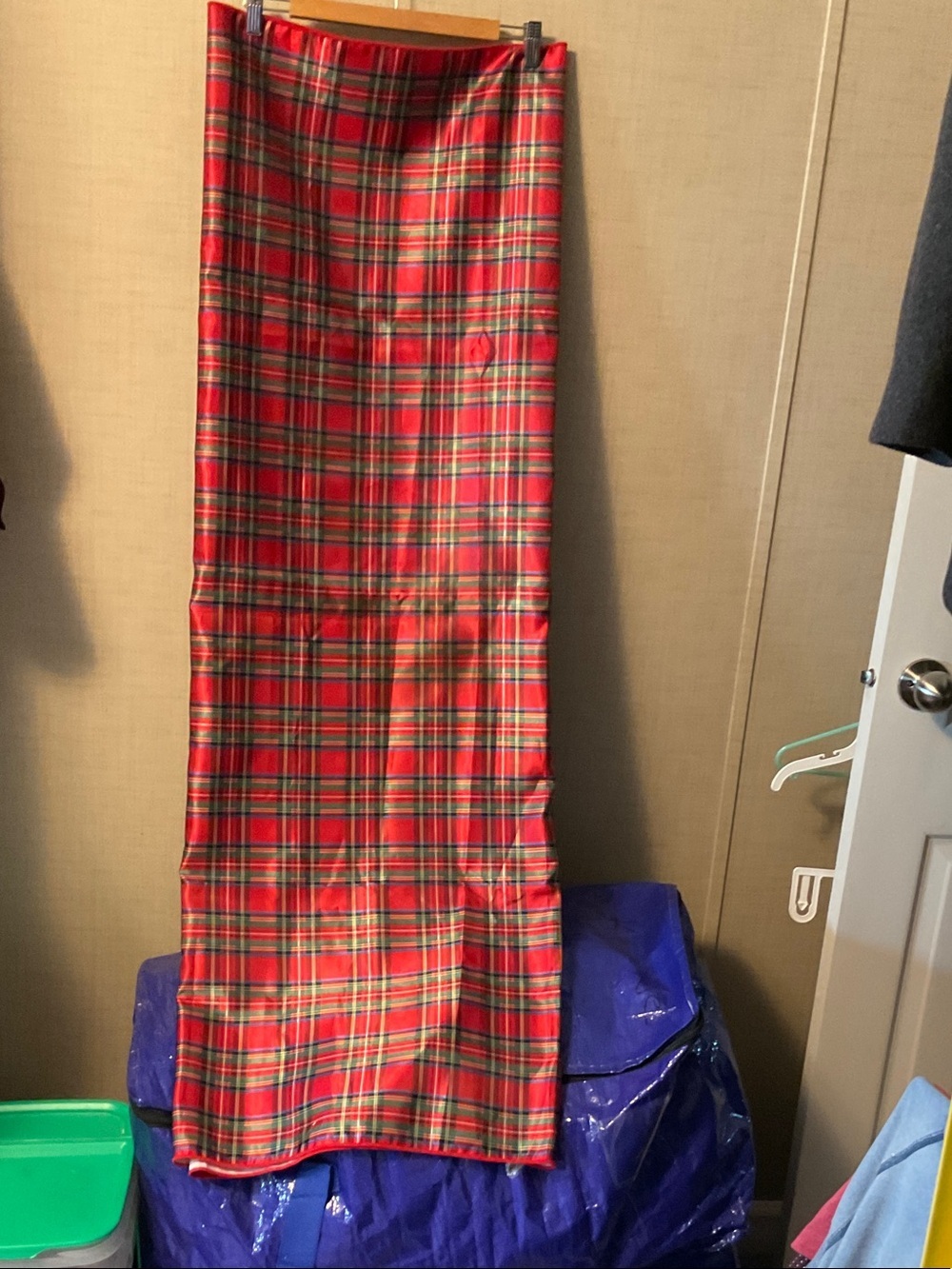 Red Tartan Plaid Table Runner - Festive Dining Linen